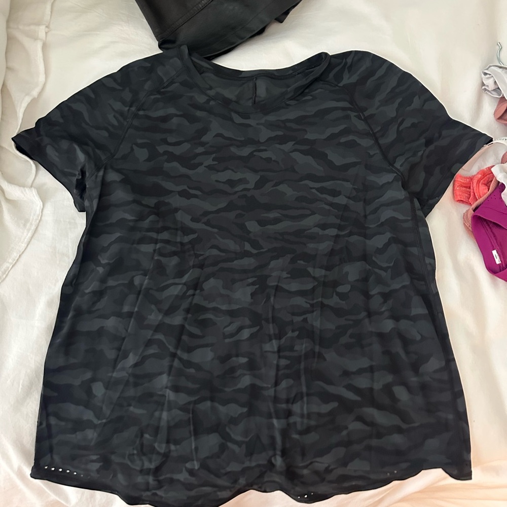 Lululemon Athletica Gray Boxy Short Sleeve T-Shirt